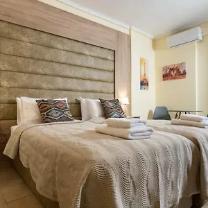 seven-heaven-premium-suites.hotelschalkidiki.net/